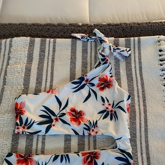 Zaful swim suit - Picture 5 of 5